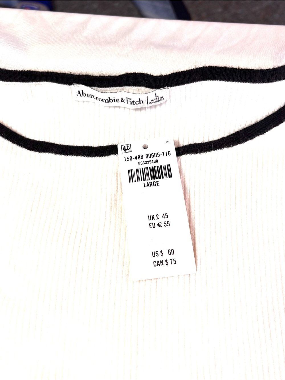Abercrombie & Fitch Cream Sleeveless Sweater Tank with Black Trim MSRP $60 - Picture 3 of 5